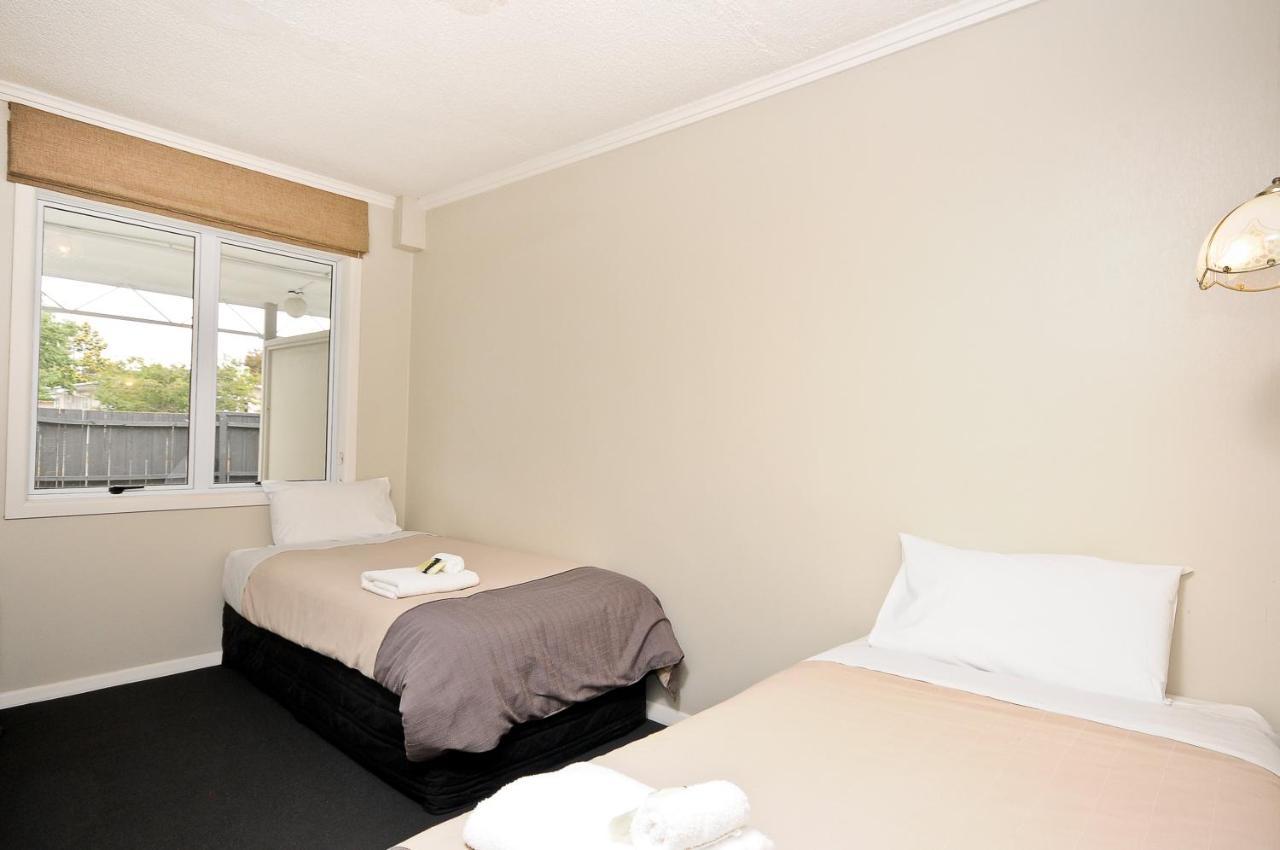Valmai House Cambridge Motel ภายนอก รูปภาพ