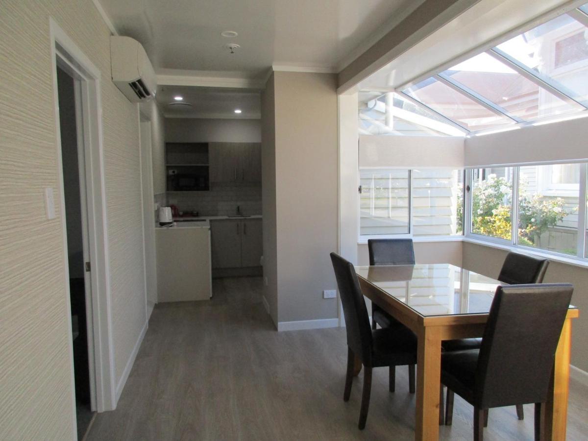 Valmai House Cambridge Motel ภายนอก รูปภาพ